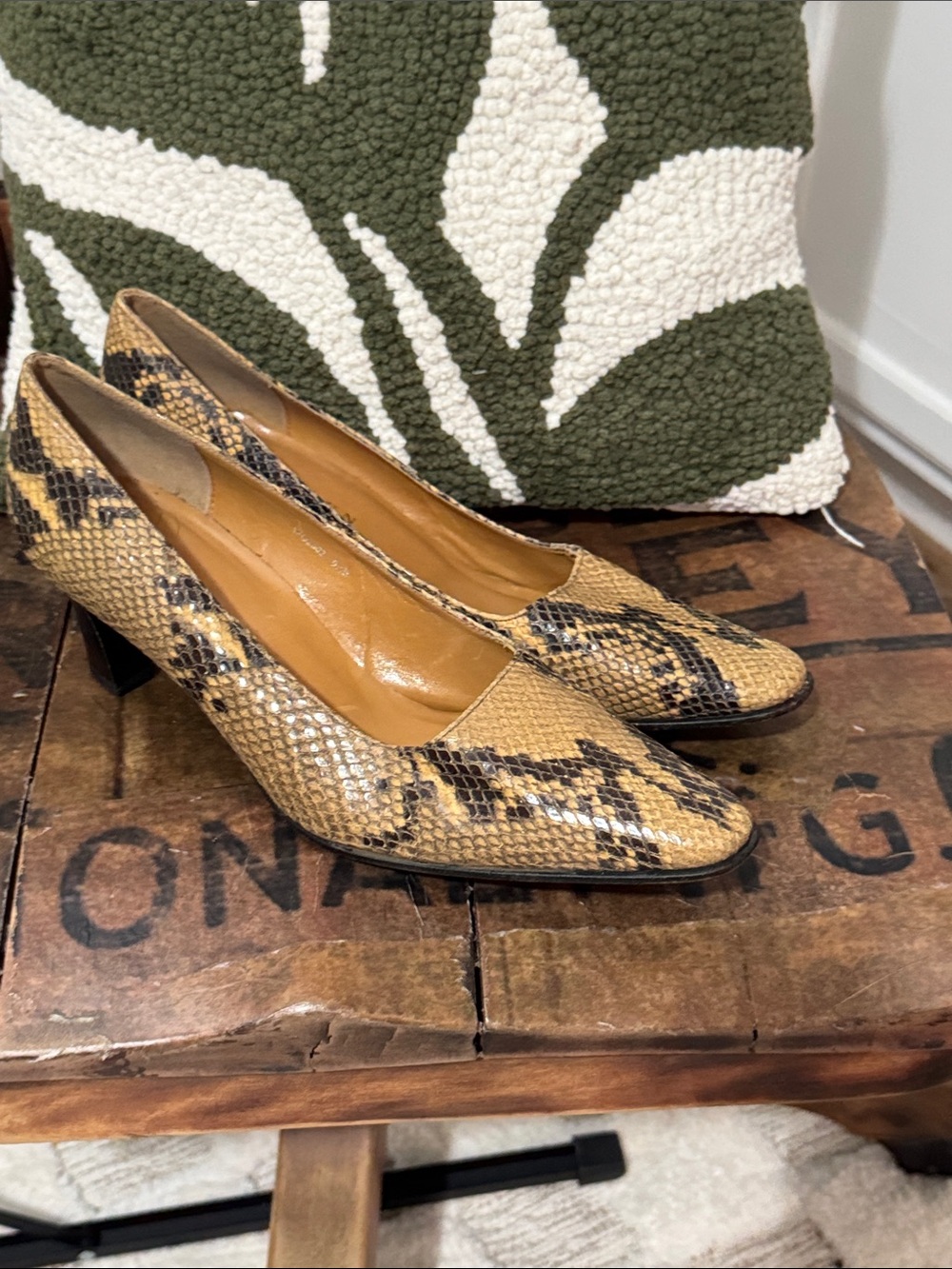 Lauren Ralph Lauren Snakeskin Print Leather Pumps 9.5 Vintage 3” Heel - Picture 3 of 9